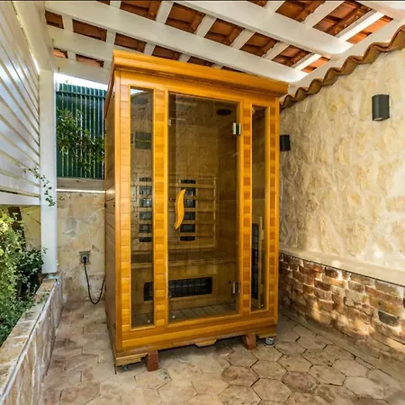 Stunning In With Sauna Apartmán *